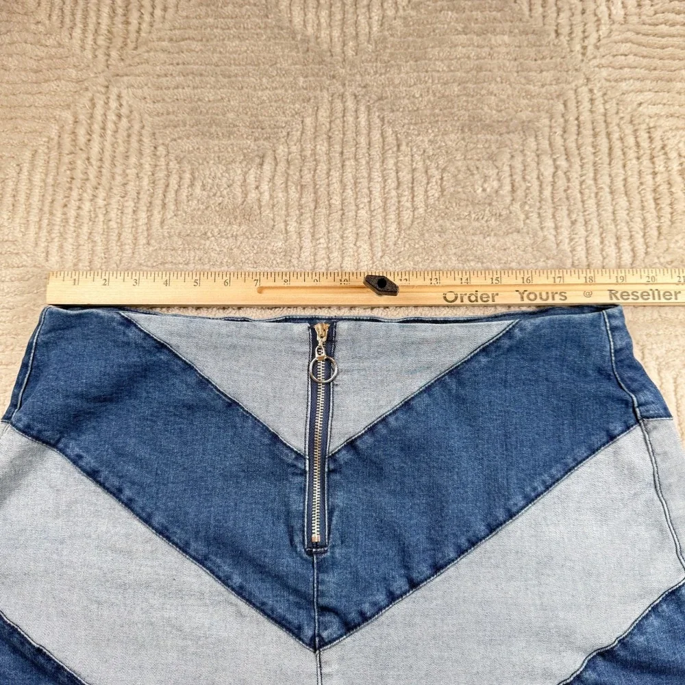 Forever 21 Denim Mini Skirt Womensy 3X Blue Chevron Patchwork y2K Edgy Retro
